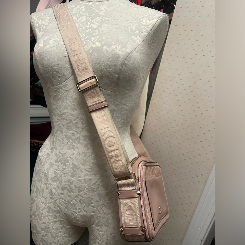 Michael kors maeve